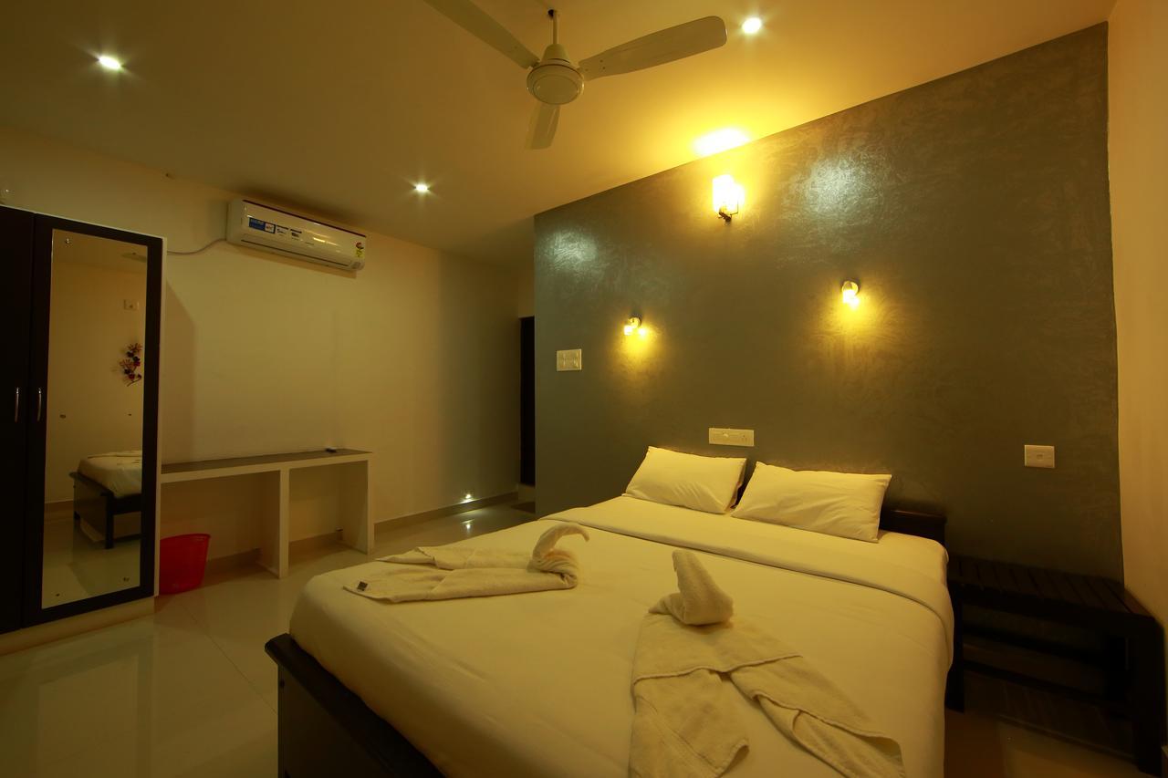 Sara Hotels And Apartments Nedumbassery Bagian luar foto