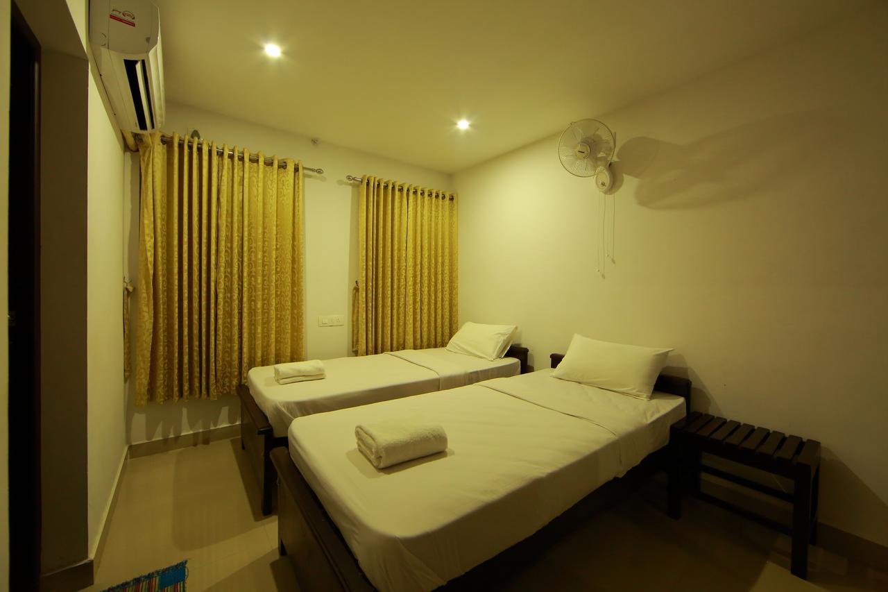 Sara Hotels And Apartments Nedumbassery Bagian luar foto