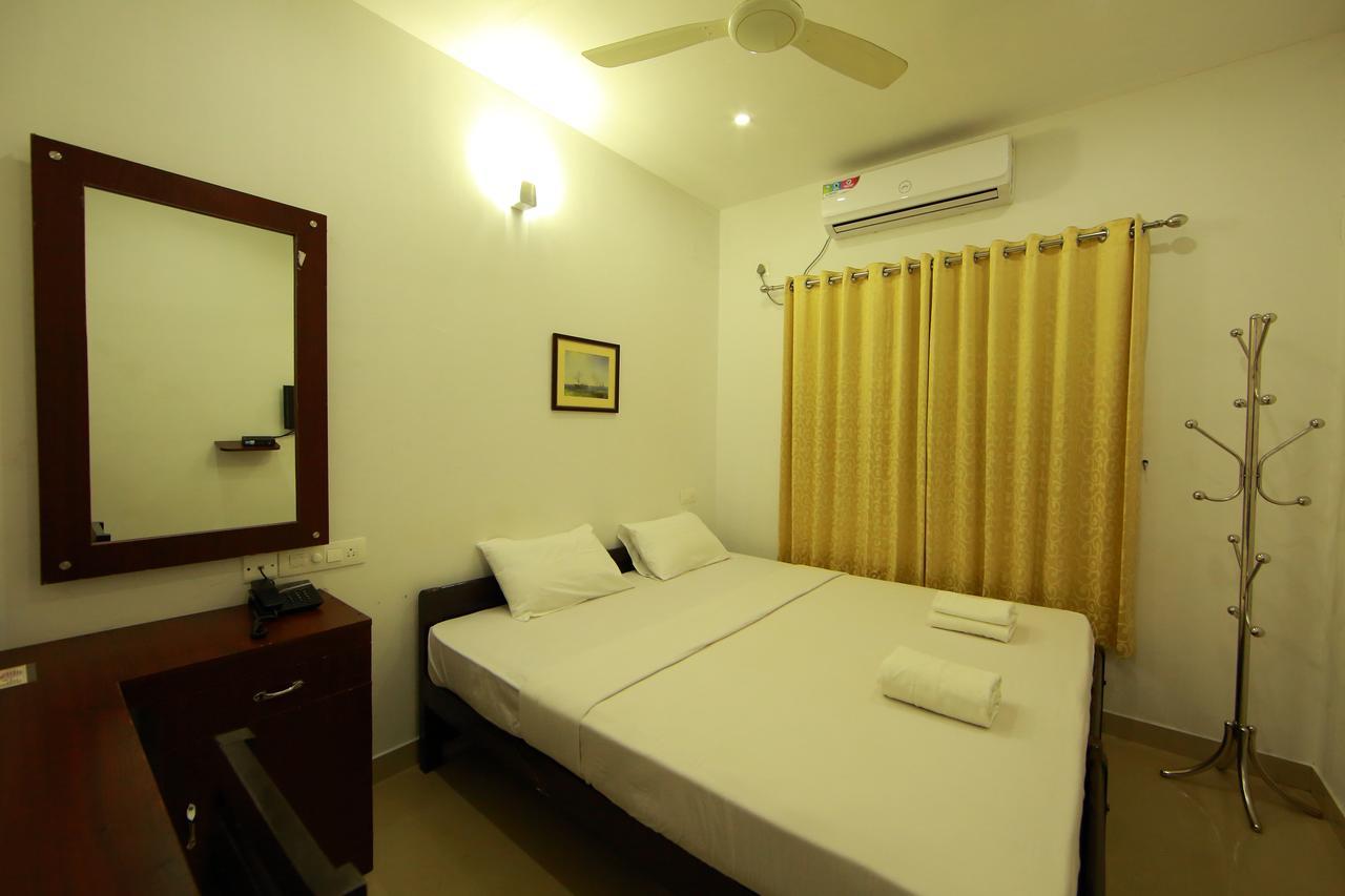 Sara Hotels And Apartments Nedumbassery Bagian luar foto