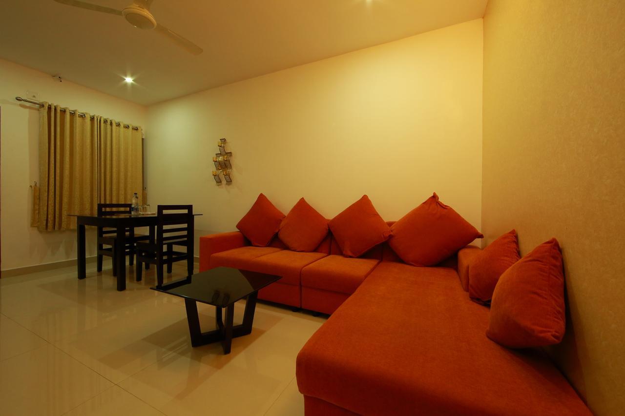 Sara Hotels And Apartments Nedumbassery Bagian luar foto